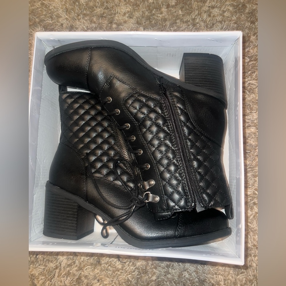 Black Pleated Boots